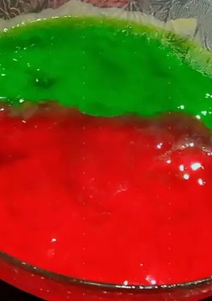 A picture of Fruit cream dessert.