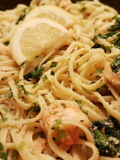 Una foto de Pasta con Gambas al Limón