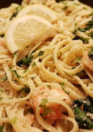 Una foto de Pasta con Gambas al Limón