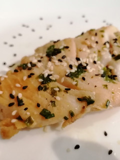 Une photo de Filet de cabillaud mariné sauce soja