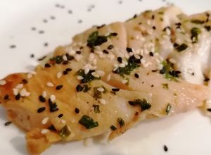 Une photo de Filet de cabillaud mariné sauce soja