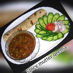 A picture of Spicy mutter qeema.