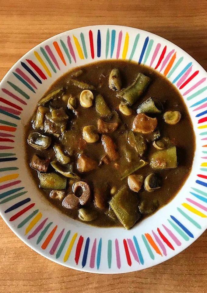 Una foto de Habas con tiras de potón