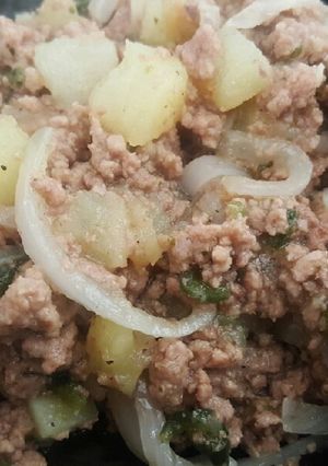 Una foto de Carne molida con poblano y papa