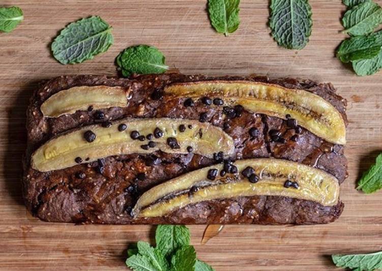 Recipe of Any-night-of-the-week Mint chocolate chips banana bread 🍌 🍞