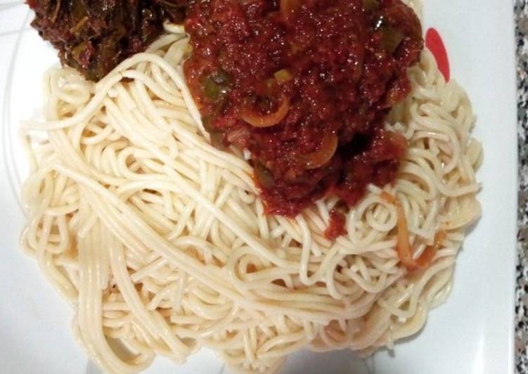 Spaghetti Tomato and vegetables sauce