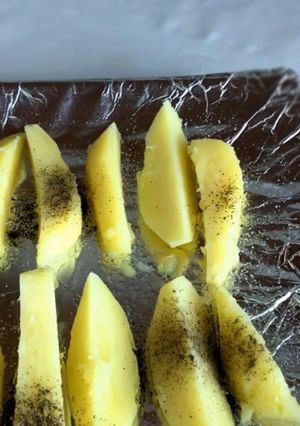 A picture of Crispy Thyme Roasted Potatoes.