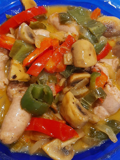 Una foto de Salchichas con verduras