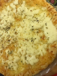 A picture of Garlic cheese bread.