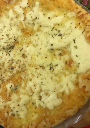 A picture of Garlic cheese bread.