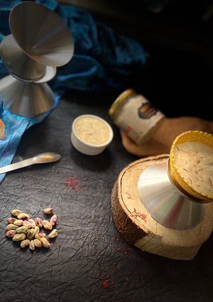 A picture of Kesar pista ice cream.