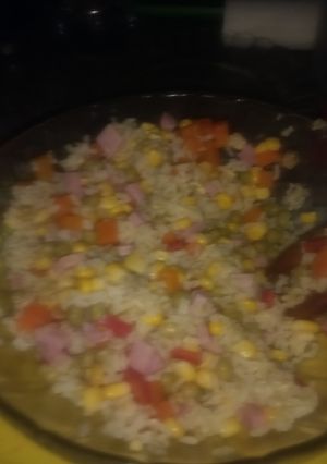 Una foto de Ensalada de Arroz Integral Primavera