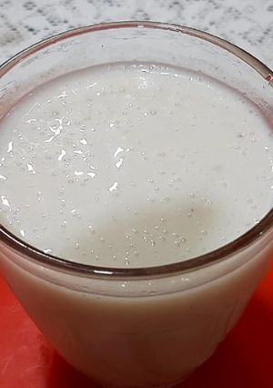 जग प्रसिद्ध केळी मिल्कशेक (keli milkshake recipe in marathi) रेसिपी चे मुख्य फोटो 