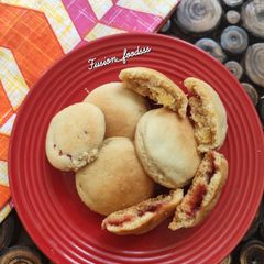 A picture of Jam🍓cookies.