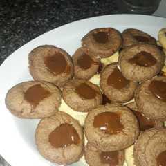 A picture of Galletas pepas de chocolate y dulce de leche.