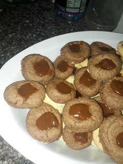 Una foto de Galletas pepas de chocolate y dulce de leche