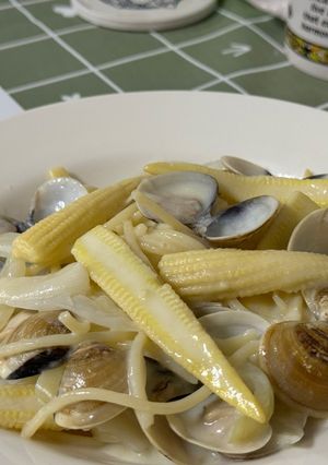A picture of White Sauce Clam Pasta.
