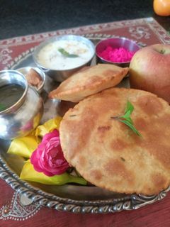 मीठी पूरी रेसिपी मुख्य फोटो