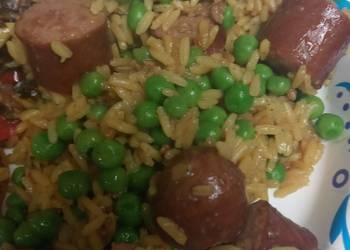 Recipe: Delicious Smoked Beef Sausage and Yellow Rice