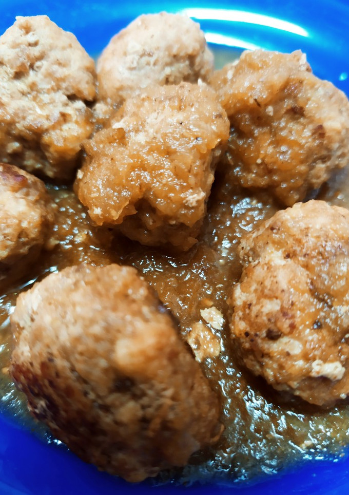 Una foto de Albóndigas en salsa de cebolla