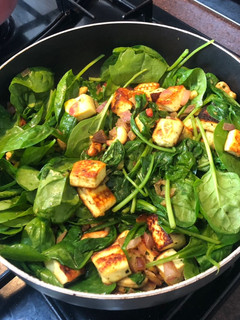 A picture of Saag paneer.