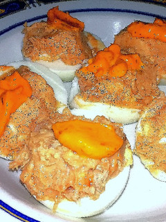 Una foto de Huevos rellenos