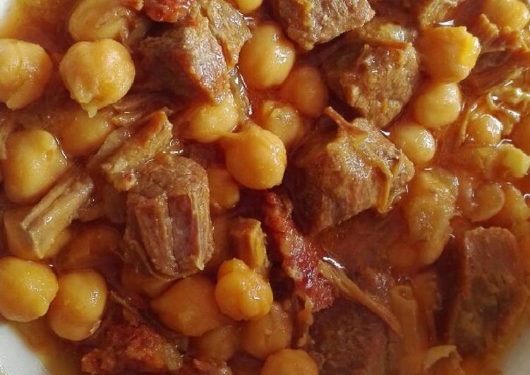 Carne con garbanzos Receta de sonia Cookpad