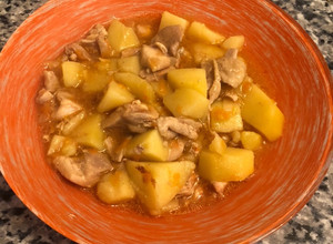Фото Жаркое из курицы с картошкой в мультиварке.