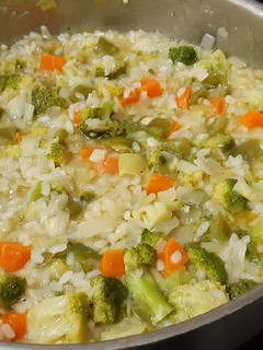 Una foto de Risotto de verduras al roquefort