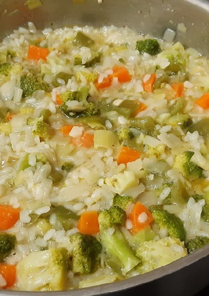 Una foto de Risotto de verduras al roquefort