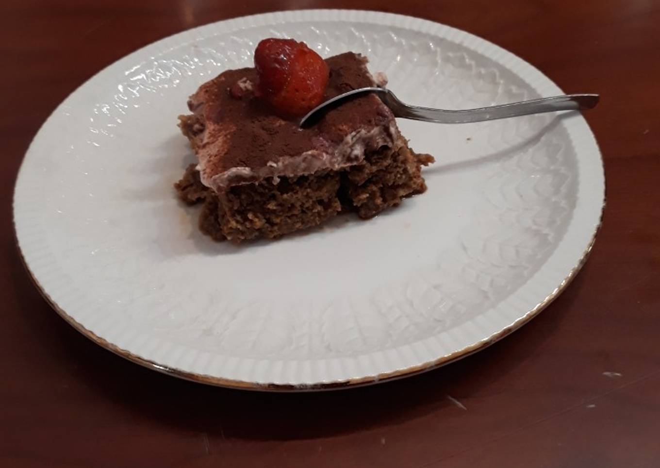 Tiramisú de fresa sin huevo