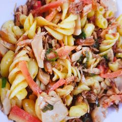 Chicken vegetable pasta A picture of Chicken vegetable pasta.