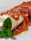 Crespella di grano saraceno ricotta e menta,con salsa di pomodor