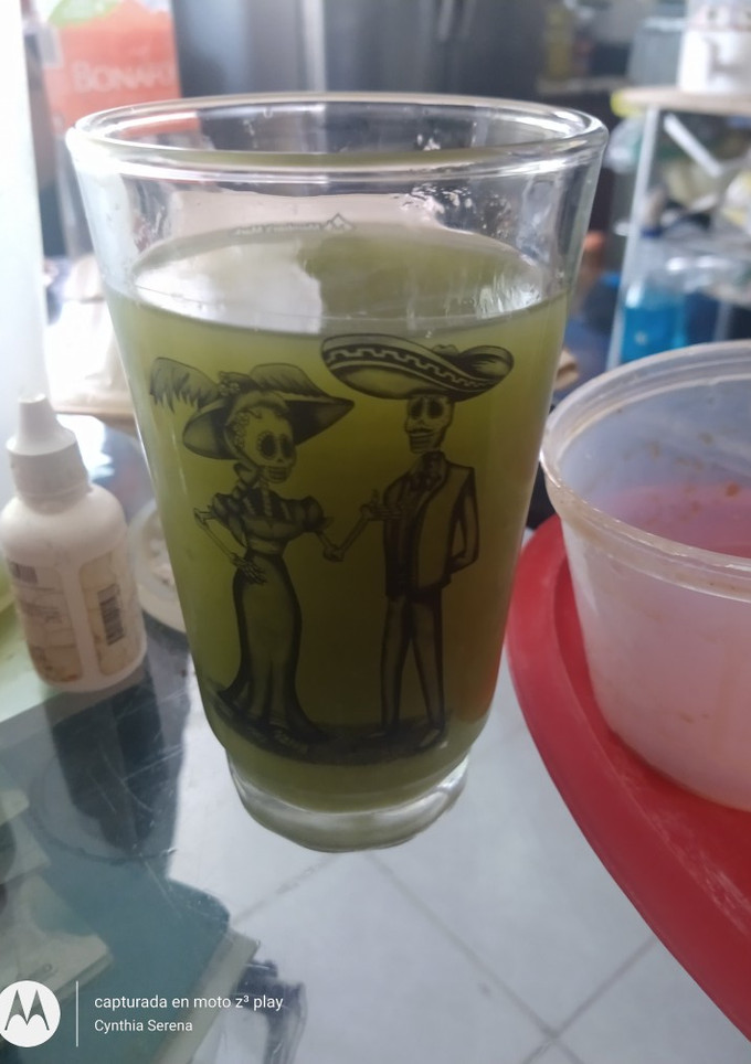 Una foto de Agua fresca de pepino con manzana 🥒🍎