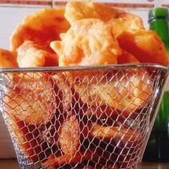 A picture of Aloo k pakoray.