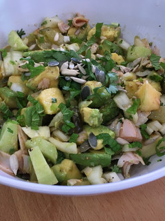 Una foto de Ensalada de aguacate distinta