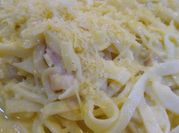 Una foto de spaghetti carbonara