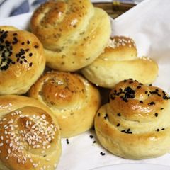 A picture of Spiral Dinner Rolls.
