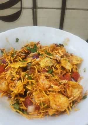 A picture of Cornflakes Bhel.