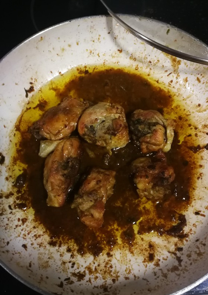 Una foto de Contramuslos de pollo al ajo y perejil
