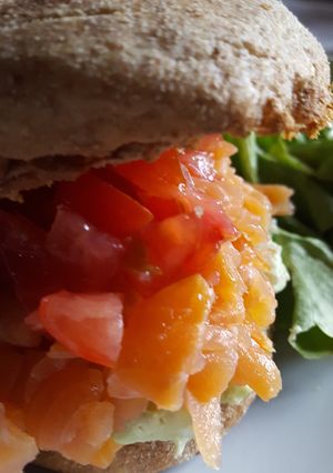 Une photo de Tartare avocat-saumon