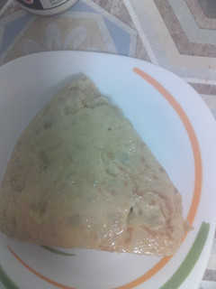 Una foto de Tortilla de patata con York y queso