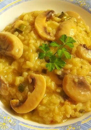 Una foto de Risotto de champiñones y calabacín