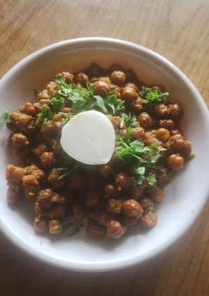 A picture of Spicy deshi chana usal.