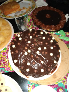 Una foto de Torta bomba de chocolate tipo Matilda