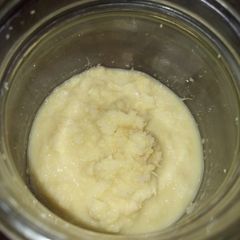 A picture of Homemade ginger and garlic paste.
