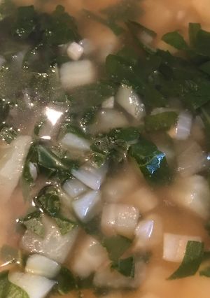 Una foto de Sopa de papa con acelgas