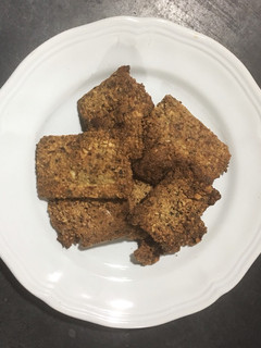 Una foto de Galletas saladas (crackers) a base de almendras - Apta para candidiasis (sin gluten, sin lácteos)