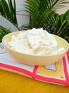 A picture of Homemade cream cheese with powdered milk.