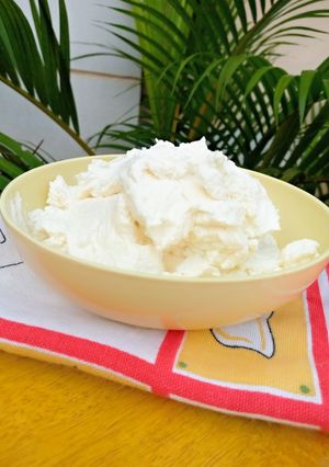 A picture of Homemade cream cheese with powdered milk.
